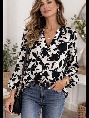 Plus Size 1X Black White Floral Boho Blouse Flowy V Neck Long Sleeve